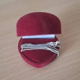 Продам серебряную цепочку