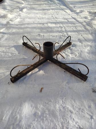 Продам подставку под живую елку,металлическая.