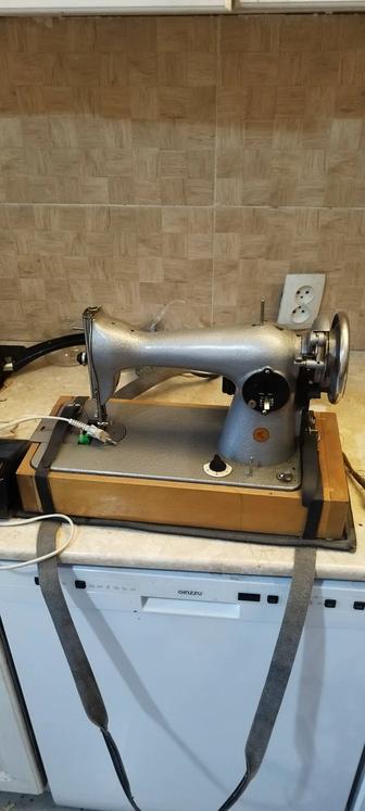 Швейная машина