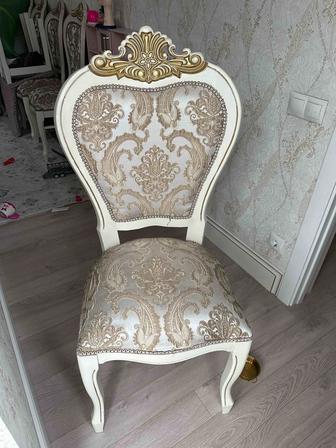 продается набор стульев 8 штук