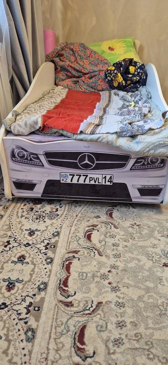 Срочно продам кровать машину