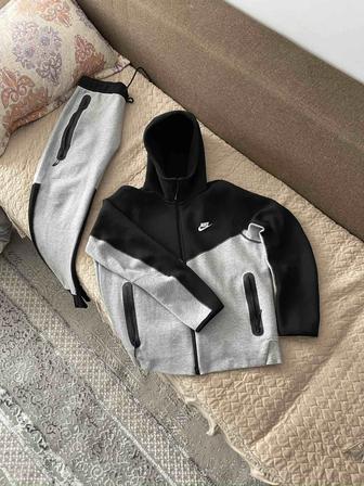 Nike tech fleece