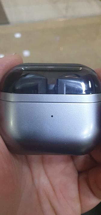 Продам наушники Samsung Galaxy Buds 3