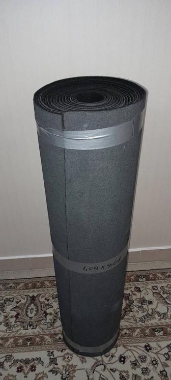 Продам ковролин с основой черного цвета.