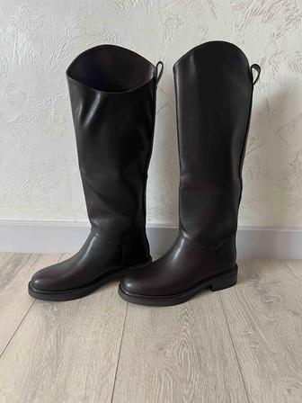 Продам женские сапоги