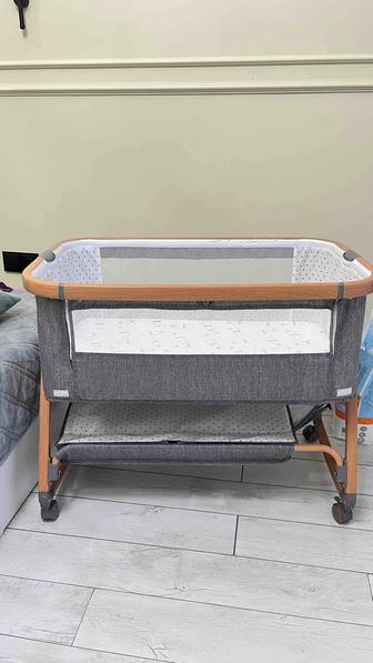 Продаю кроватку манеж