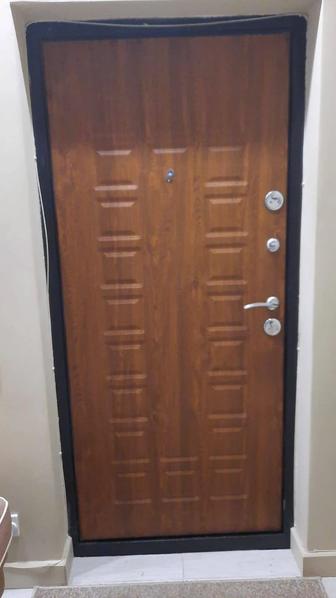 Продам входную дверь