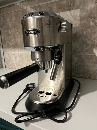 Продам кофеварку Delonghi EC