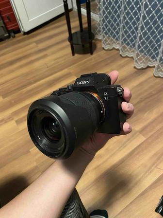 Sony a7iii (A73) с объективом и аккумуляторами