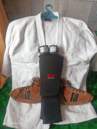 Продам кимоно для единоборств