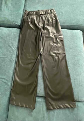 Продаю кожаные черные брюки производство Италия