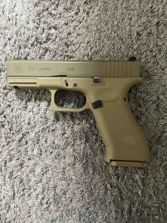 Страйкбольный пистолет Umarex Glock 19X.