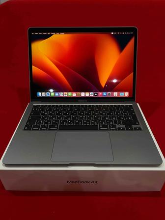 MacBook Air 13 2020 M1 / 8 GB / 256 GB