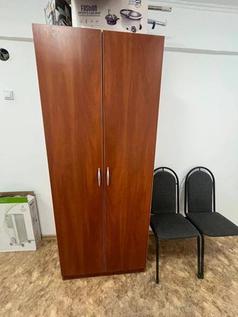 Шкаф столы стулья