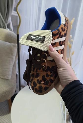 Продам новые кросовки