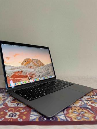 Продам MacBook M1 Air 13, 2020