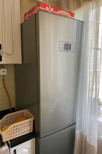 Продаю холодильник LG