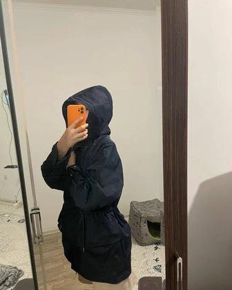 Срочно продам черную куртку демисезон