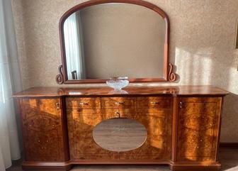 Горка и Контртумба с зеркалом из натурального дерева, Италия