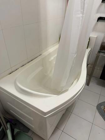 Продам ванную акрил в хорошем состоянии