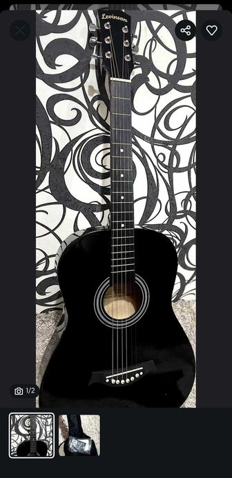 Продам гитару с чехлом