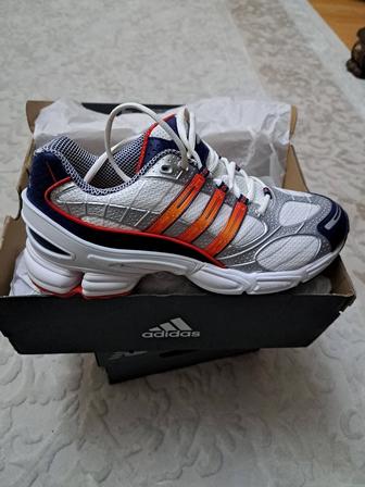 Кроссовки adidas OZWEEGO PRO