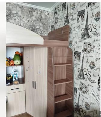 детский гарнитур б/у в хорошем состоянии.