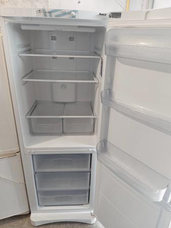 Продам 2х камерный холодильник