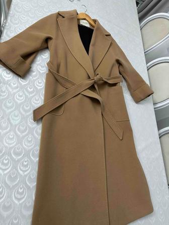 Продам пальто осенние