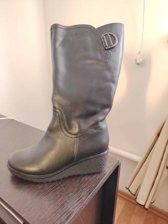 Сапоги на продажу новые