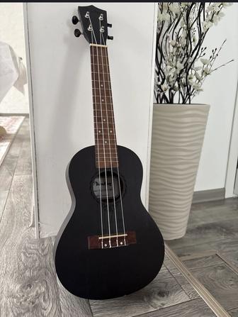 Продам Укулеле музыкальный инструмент