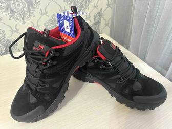 Продам кроссовки мужские димесезон