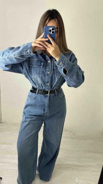 Джинсовый комбинезон