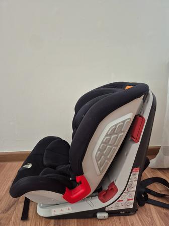 Детское автокресло Chicco