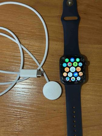 Продам Apple Watch SE 40 мм (A2352).