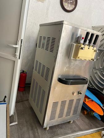 Срочно продам аппарат для мороженого