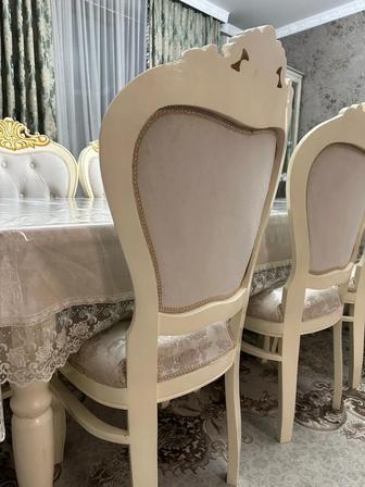 Стол со стульями