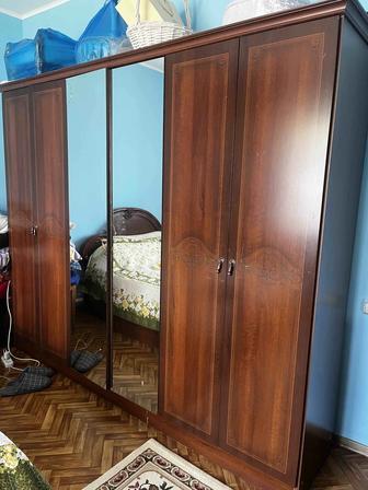 Шкаф и комод для спальни