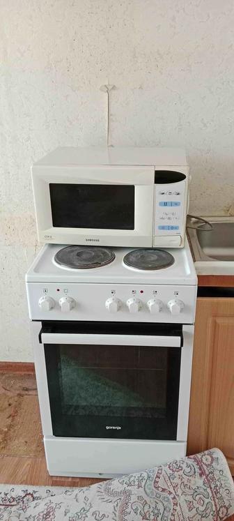 Продам кухонную электро плиту