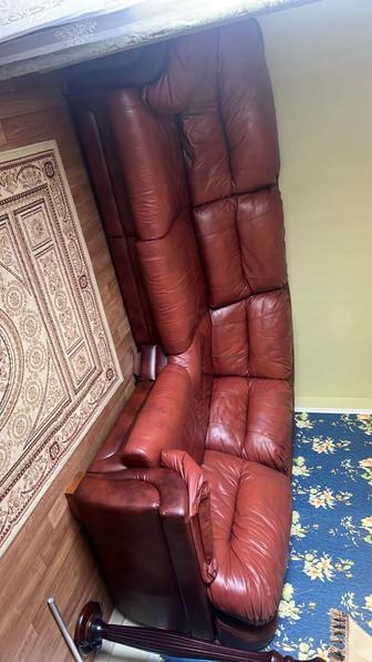Продам диван кожаный б/у