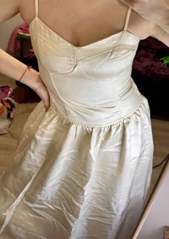 Дешево стильное новое платье