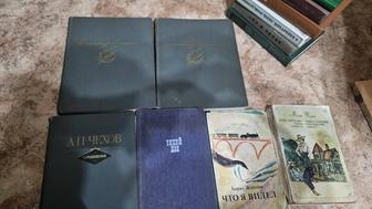 Продам книги