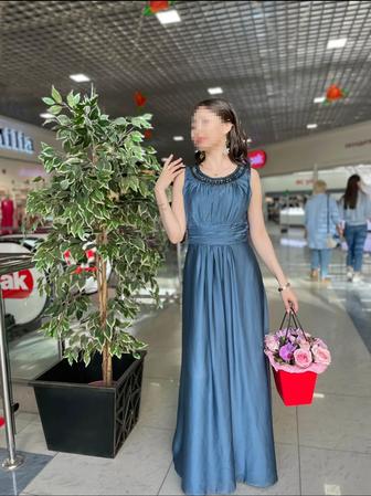 Продам новые платья