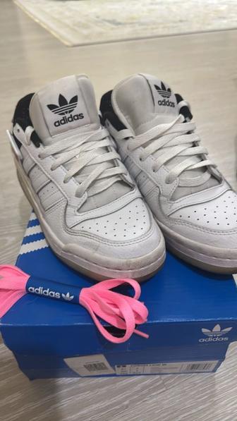 Продам кроссовки adidas