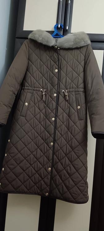 Женский пуховик