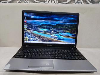 Ноутбук Samsung NP300E