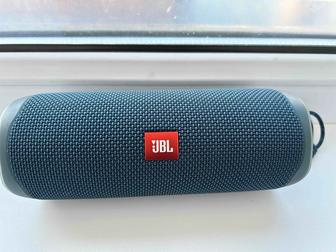 Продам колонку jbl flip 5