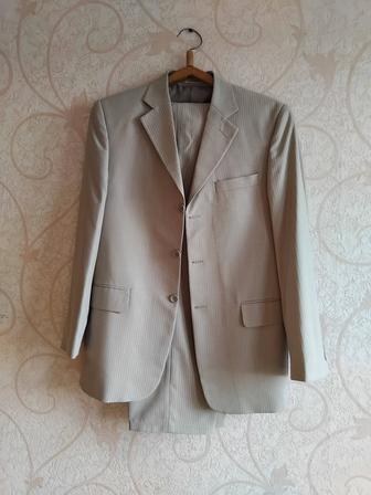 Продается мужской костюм