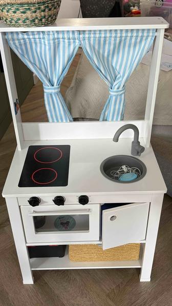Продам детскую кухню IKEA