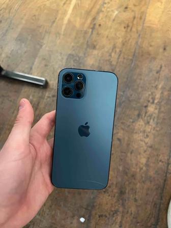 Продам айфон 12 про
